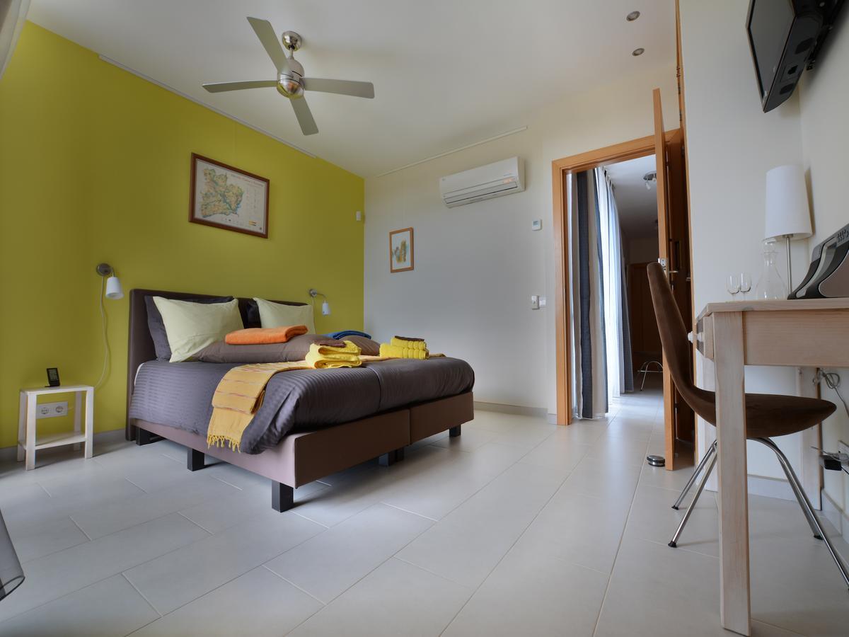 Bed And Breakfast Cas Al Cubo 塔维拉 外观 照片
