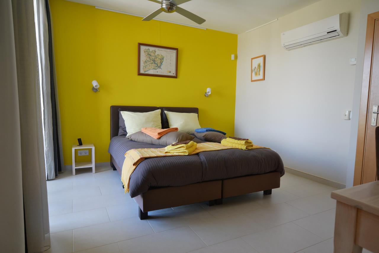 Bed And Breakfast Cas Al Cubo 塔维拉 外观 照片