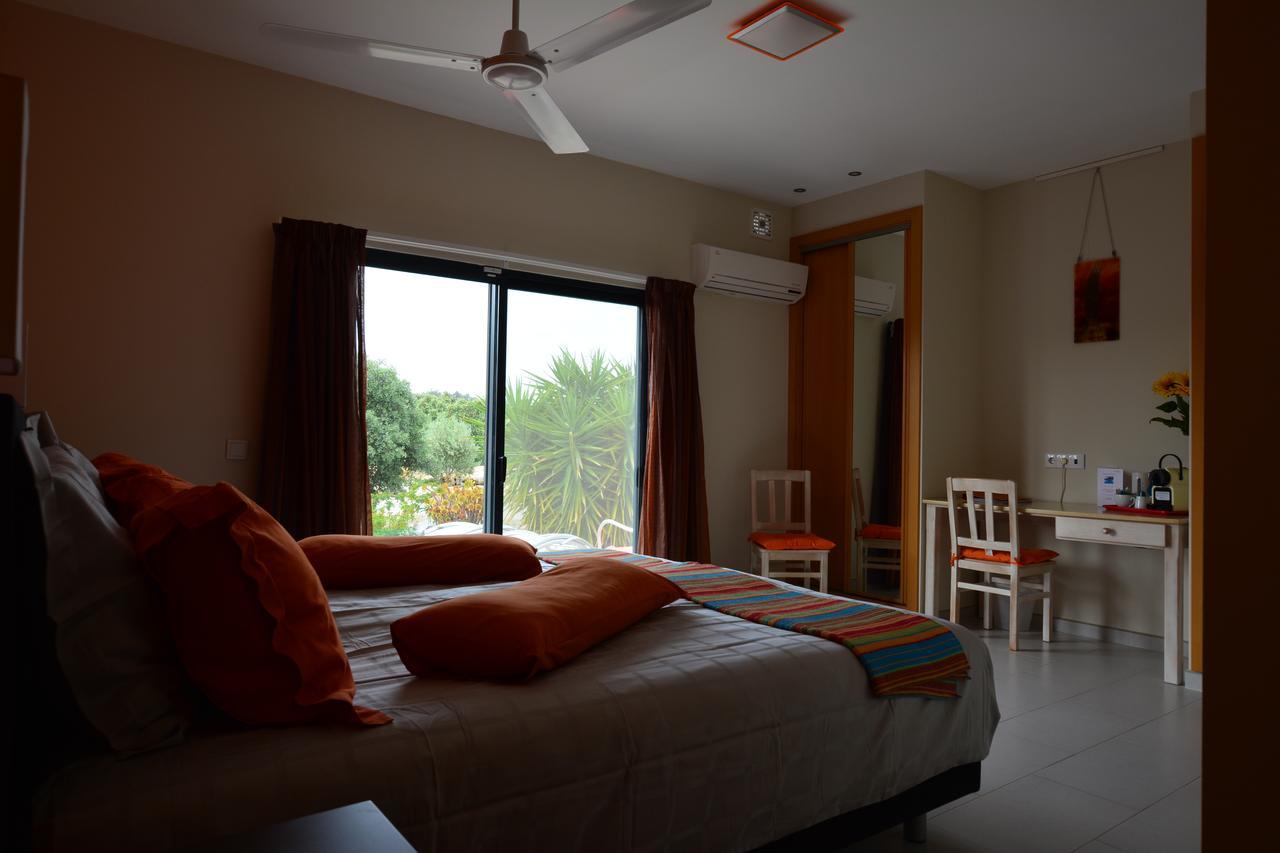 Bed And Breakfast Cas Al Cubo 塔维拉 外观 照片